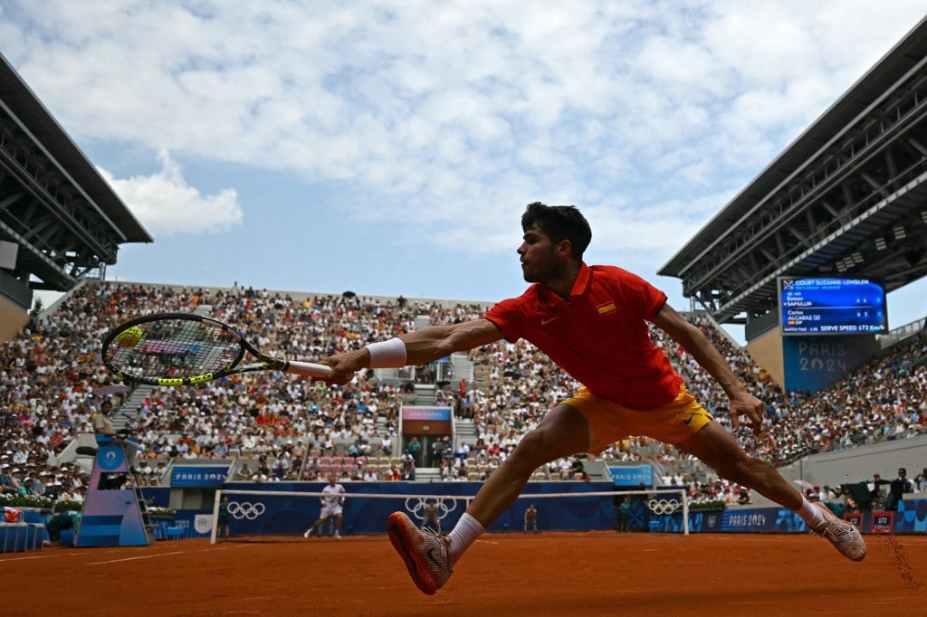CARLOS Alcaraz of Spain brushes off Roman Safiullin of Russia, 6-4, 6-2, to inch closer to a mouthwatering final duel with Novak Djokovic of Serbia in the men’s singles event of the Paris Olympics.